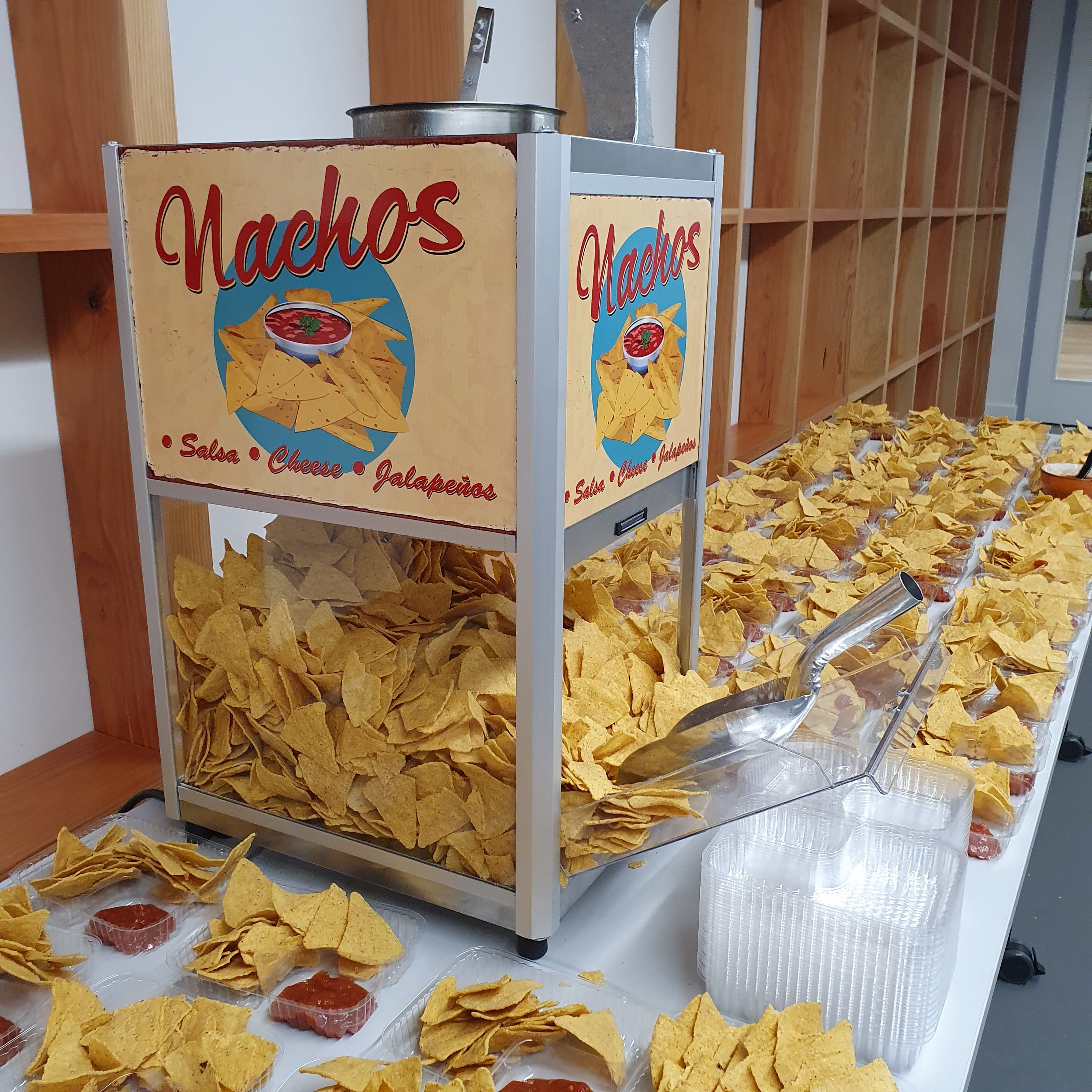 https://www.carolynssweets.ie/wp-content/gallery/nacho-machine/1_Nacho-Machine.jpg