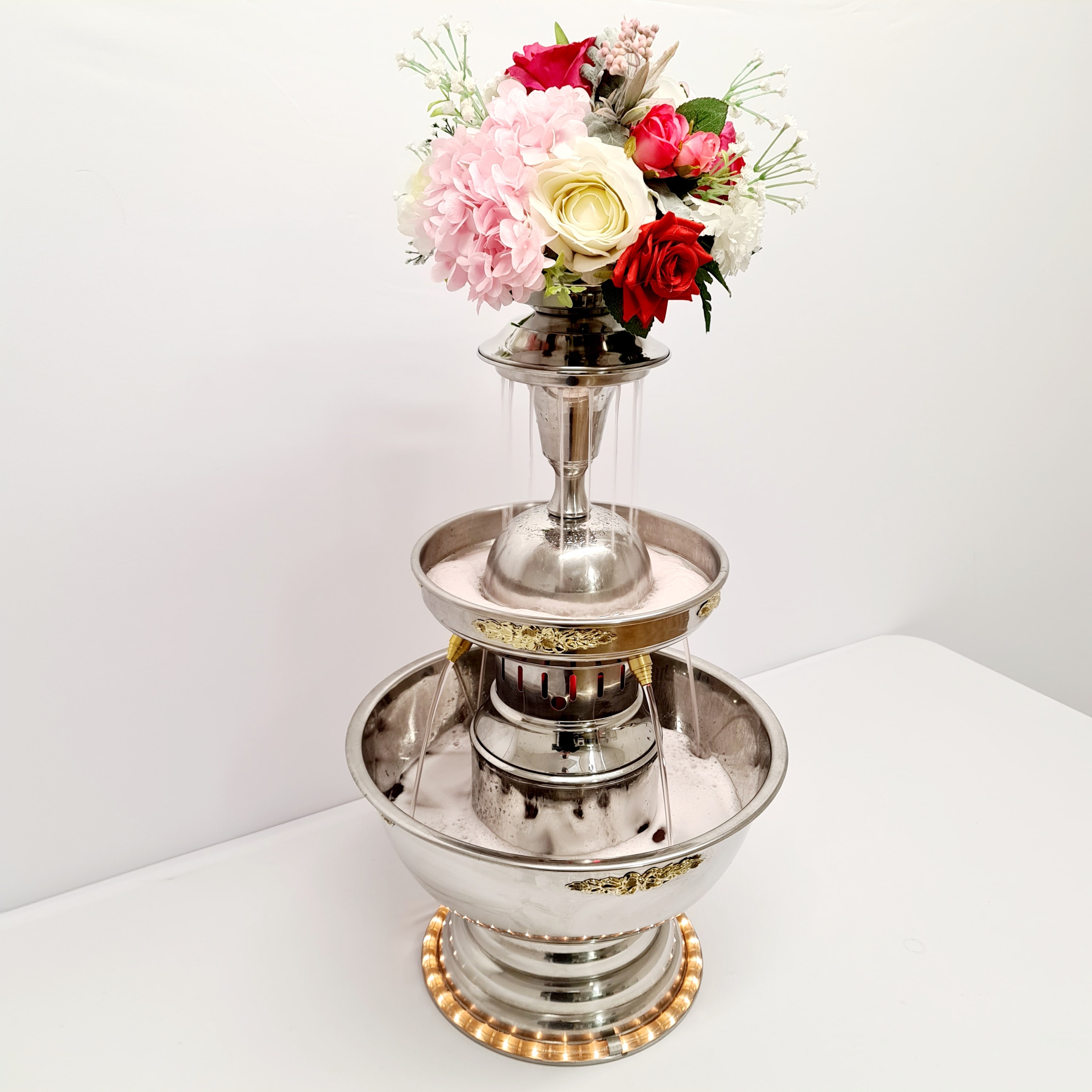 https://www.carolynssweets.ie/wp-content/gallery/standard-champagne-fountain/Champagne-Drinks-Fountain-Standard-2.jpg