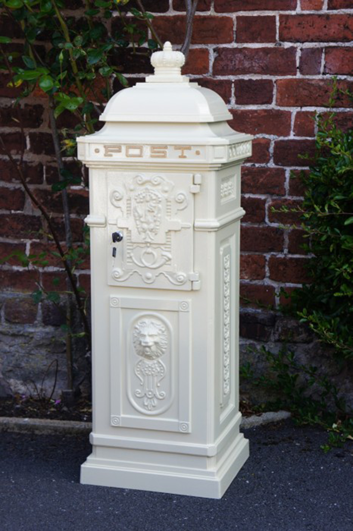 white-wedding-post-box-outside-carolyn-s-sweets-chocolate-fountains